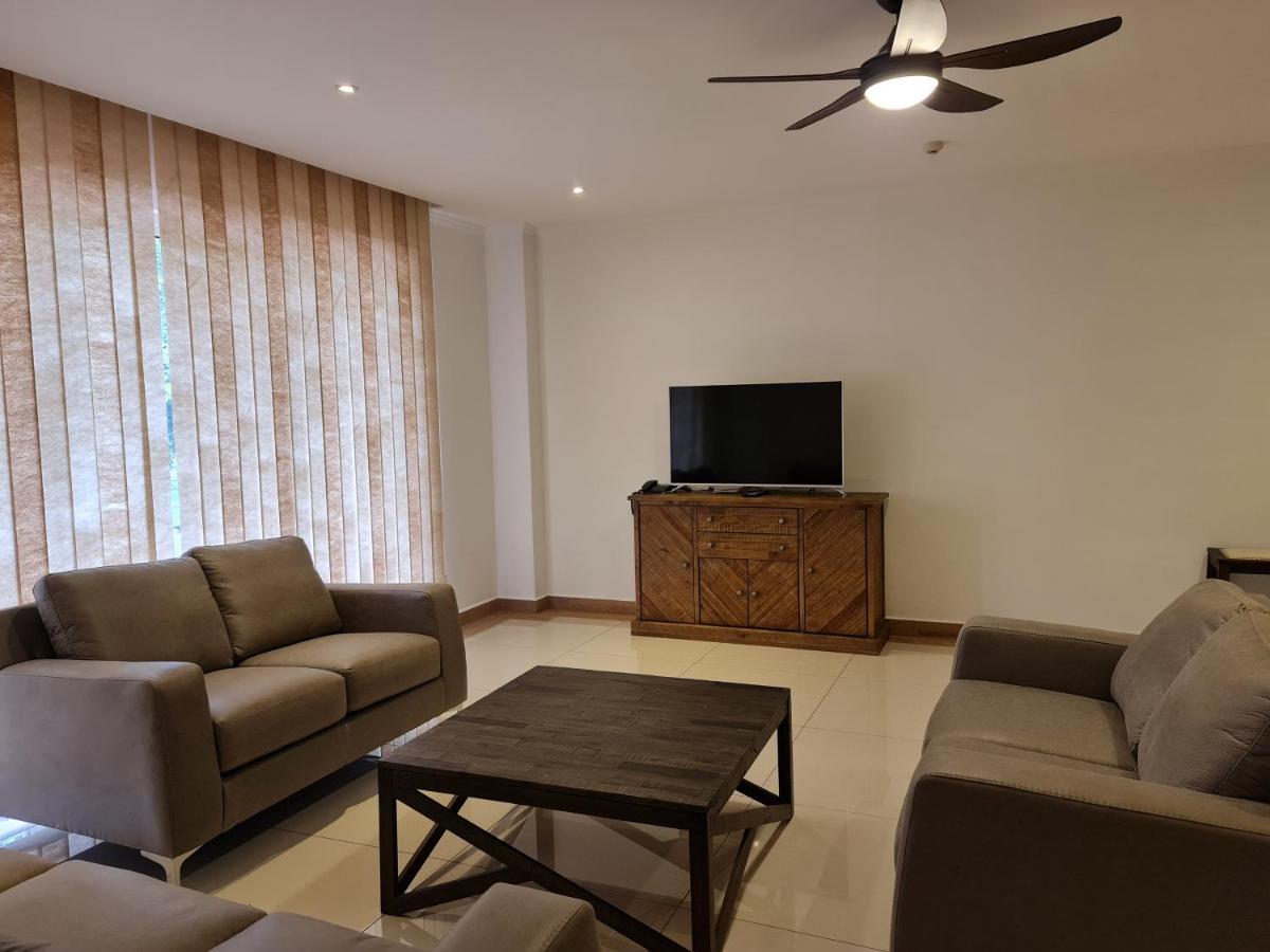 Royale Suites By Arc Royal Luxury Apts Anse Royale Buitenkant foto